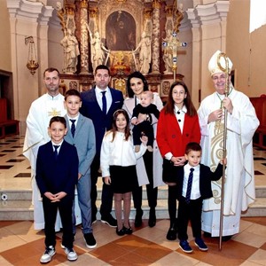 Biskup Šaško krstio šesto dijete obitelji Ćurković na Ksaveru